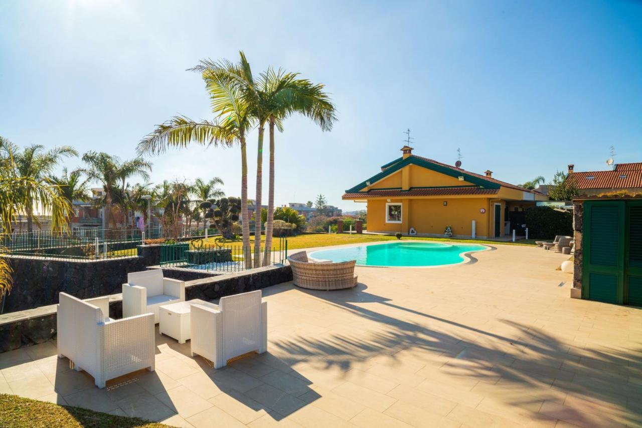 Bright In Acireale, 60 Sqm With Shared Pool Apartment